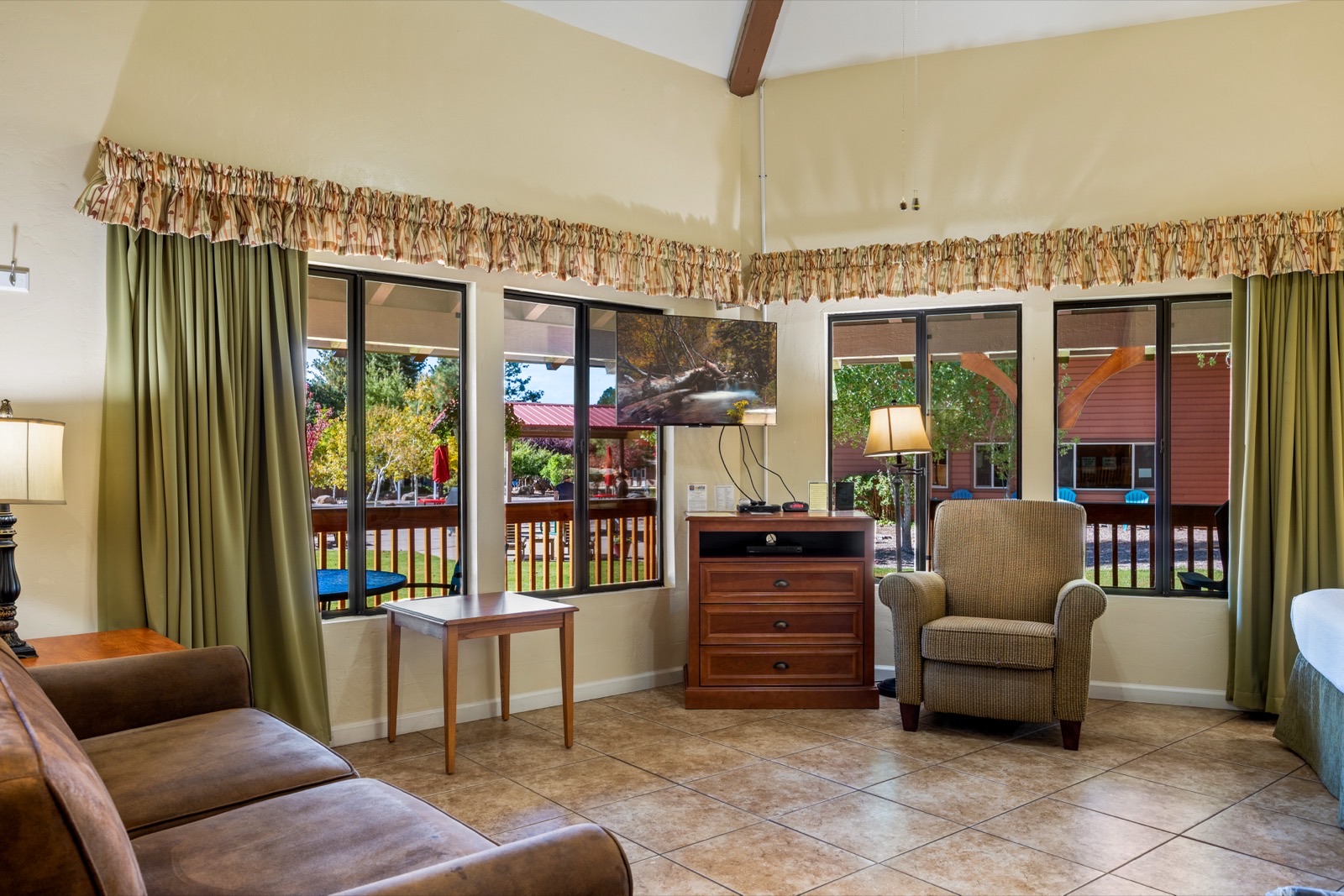 Oak Premier Studio living area
